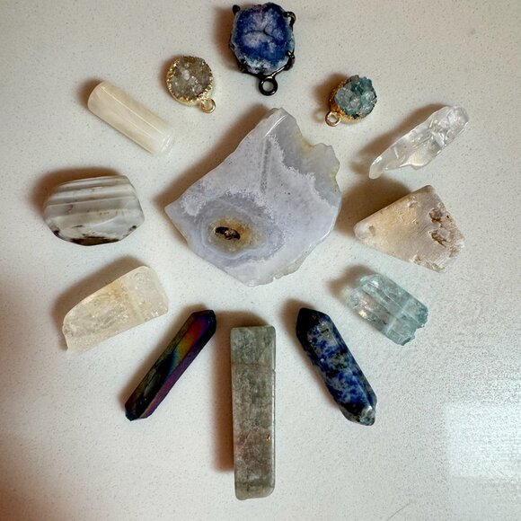 Natural Stone and Crystal Pendant Lot - Picture 12 of 12